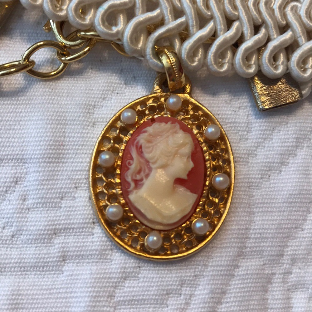 Cameo choker necklace- costume jewelry